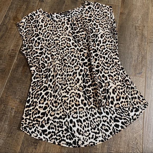 HeartSoul Cheetah Leopard Animal Print Blouse Top Size Medium Cap Sleeves Shirt - Picture 1 of 6